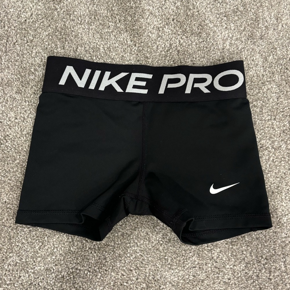 Girls size xs black Nike pros 3”